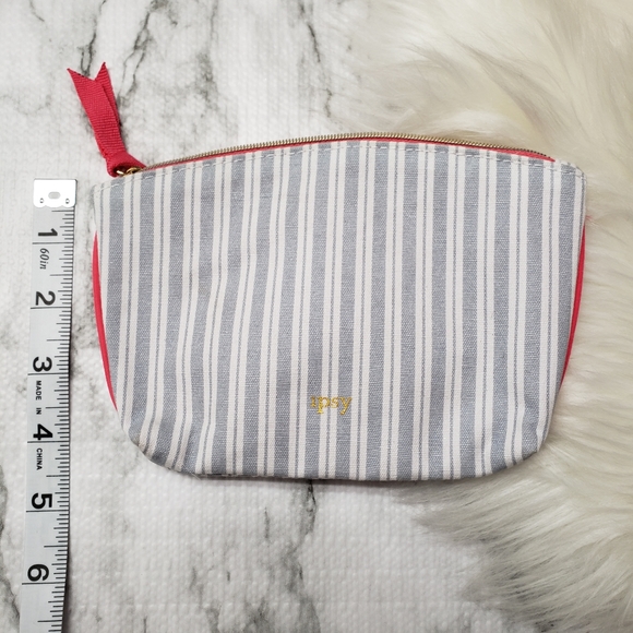 💕 IPSY January 2019 Glam Bag White and blue Stripes - Picture 3 of 8